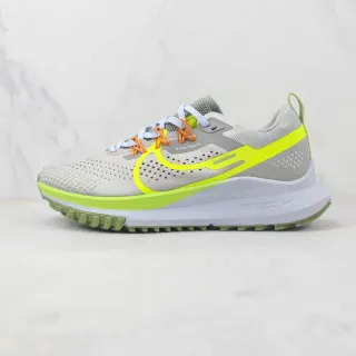 Nike গ্রে ইয়েলো ইঞ্জিনিয়ার্ড মেশ আপার নিওন সোশ অ্যাকসেন্ট রানিং শিউজ