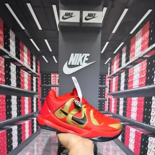 Nike Kobe Sapatos de Basquete Vermelho Dourado Preto