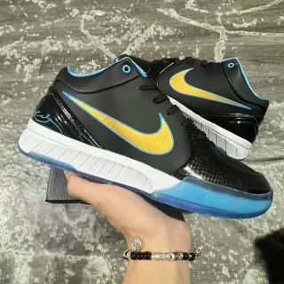 Nike Kobe Black Gold 低帮轮廓光泽专利皮革脚趾篮球鞋