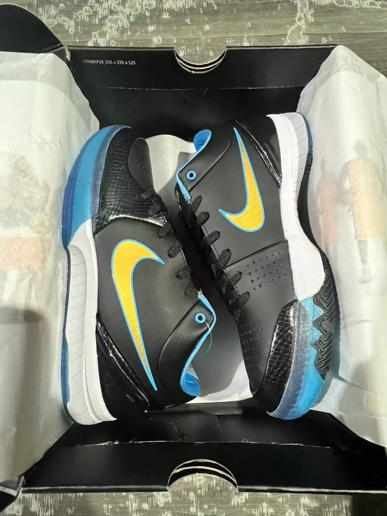 Nike Kobe Black Gold Silueta Low-Top Brillante Cuero Patentado Dedo Zapatos de Baloncesto 9