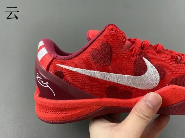Nike Kobe লাল সাদা নিট উপর হার্ট মোটিফ প্রিন্ট বাস্কেটবল জুতো 3