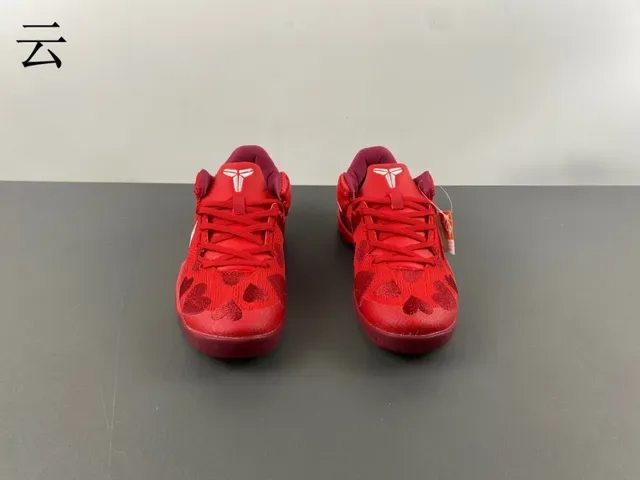 Nike Kobe লাল সাদা নিট উপর হার্ট মোটিফ প্রিন্ট বাস্কেটবল জুতো 12