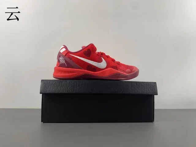 Nike Kobe লাল সাদা নিট উপর হার্ট মোটিফ প্রিন্ট বাস্কেটবল জুতো 17