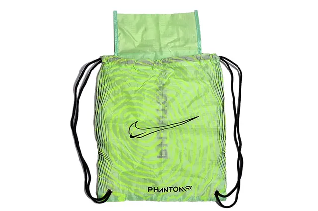 Nike नारंगी काली ड्रॉस्ट्रिंग बंद सैक-स्टाइल सिल्हूट बकेट बैग 24
