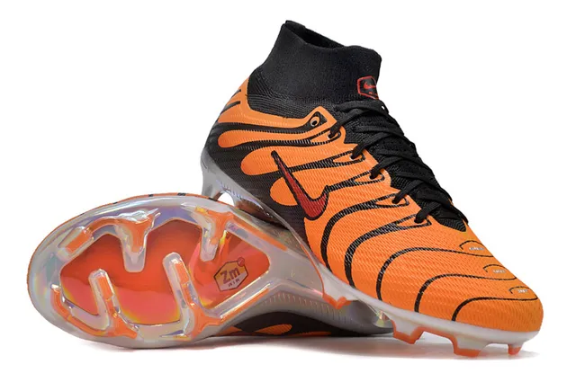 Nike Zapatillas de fútbol con suela para terreno firme color naranja y negro con cuello alto de calcetín y patrón de superposición de rayas de tigre 2