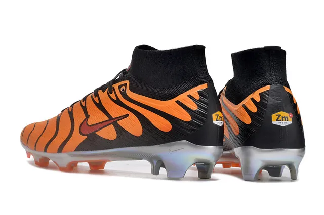 Nike Zapatillas de fútbol con suela para terreno firme color naranja y negro con cuello alto de calcetín y patrón de superposición de rayas de tigre 4