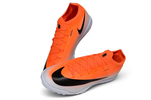 Nike Chaussures de football turf orange noir low-cut sock-fit upper gradient knit 2