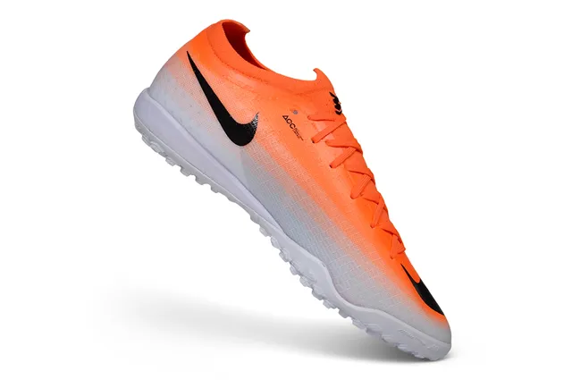 Nike Chaussures de football turf orange noir low-cut sock-fit upper gradient knit 3