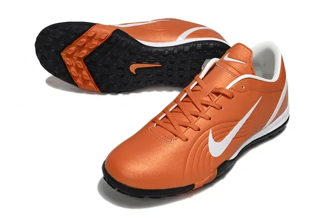 Nike Orange White Low-Cut Synthetic Upper Indoor Soccer Shoes 3
