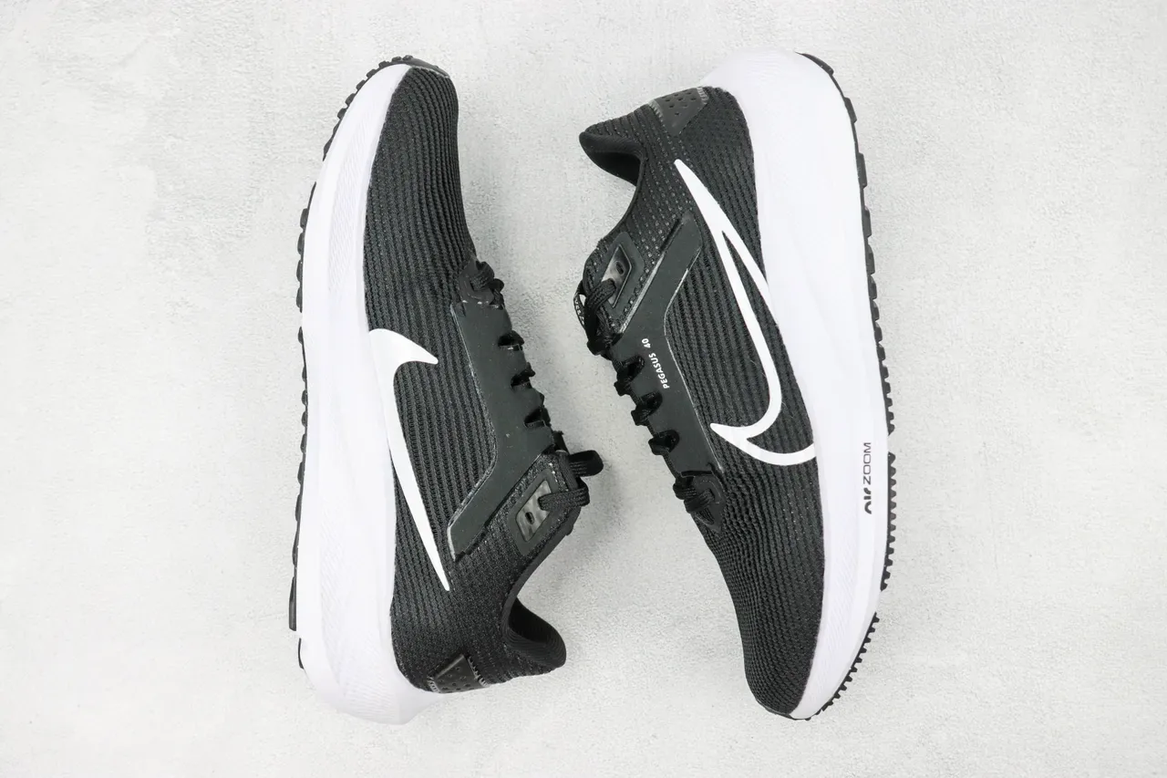Nike Pegasus 40 काला और सफेद रनिंग जूते 2