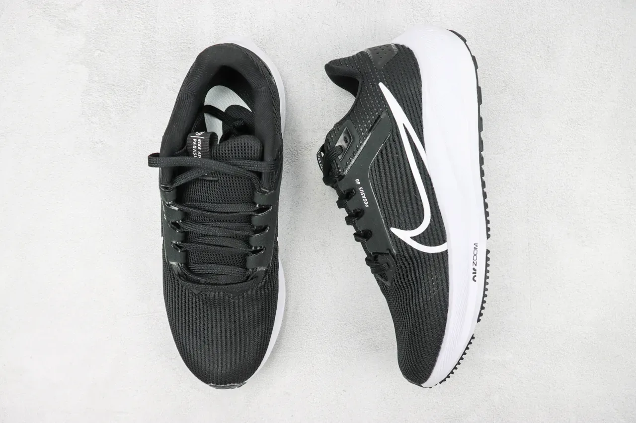 Nike Pegasus 40 काला और सफेद रनिंग जूते 3