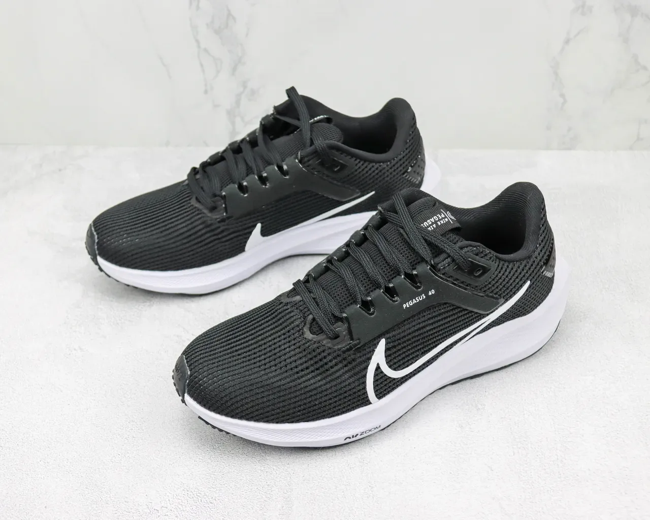 Nike Pegasus 40 काला और सफेद रनिंग जूते 4