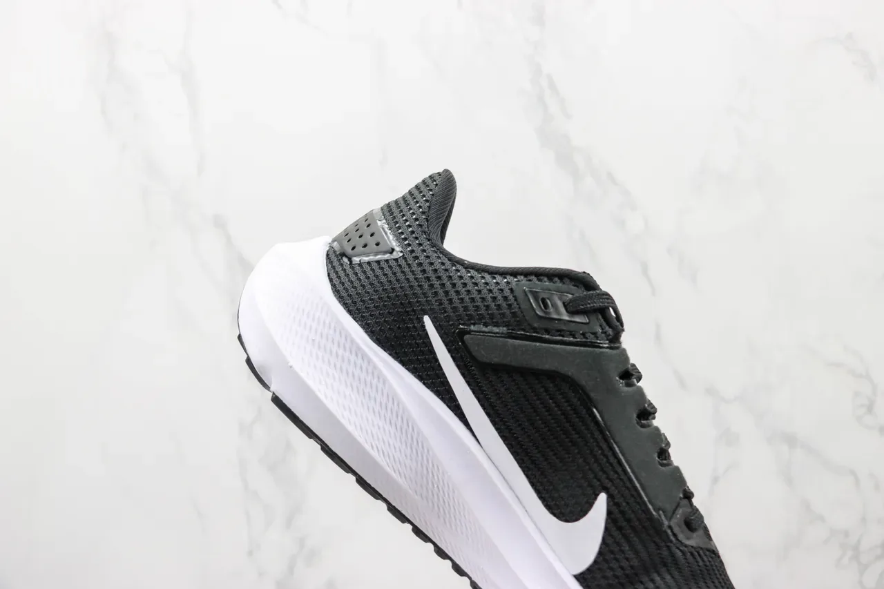 Nike Pegasus 40 काला और सफेद रनिंग जूते 5