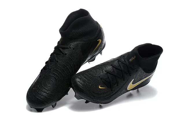 Nike Phantom GT Noir et Or Terrain Ferme Chaussures de Football 3