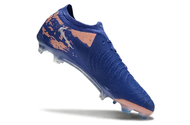 Nike Phantom GT नीला और कॉरल Distressed Knit Firm-Ground फुटबॉल जूते 2