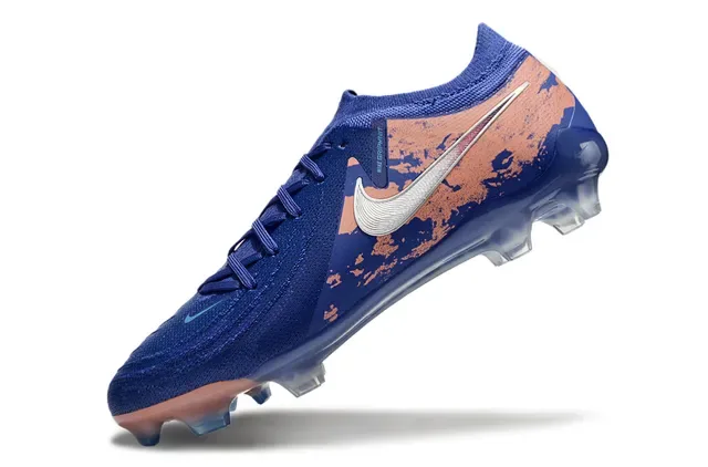 Nike Phantom GT नीला और कॉरल Distressed Knit Firm-Ground फुटबॉल जूते 3