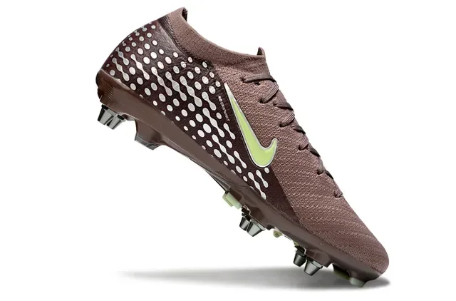 Nike Phantom GT 棕绿针织鞋面 波点图案 碎钉足球鞋 2