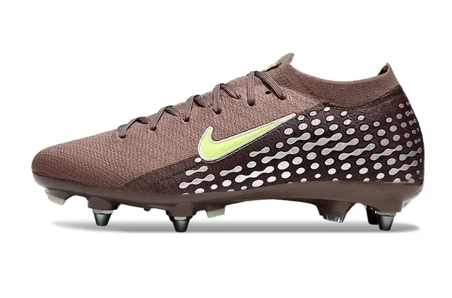 Nike Phantom GT 棕绿针织鞋面 波点图案 碎钉足球鞋 7