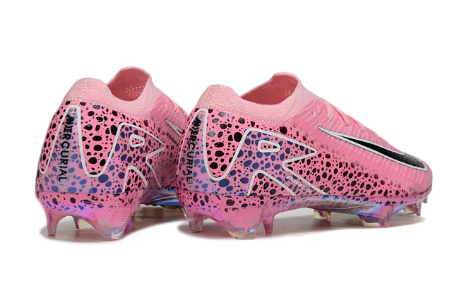 Nike Phantom GT Chaussures de football rose tachetées holographiques pour terrain ferme 5