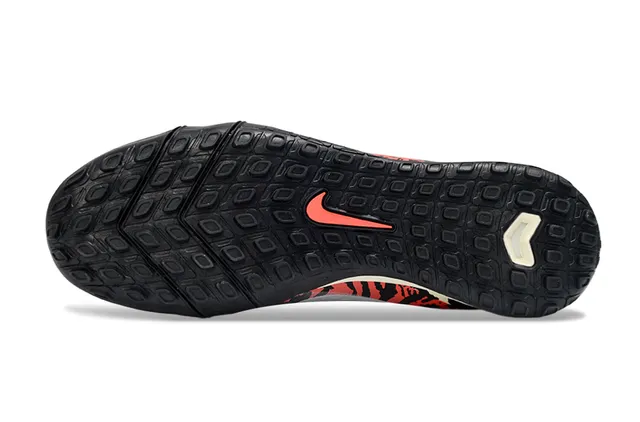 Nike Phantom GT Turf sapatos de futebol com estampado de leopardo borgonha para grama 6