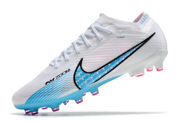 Nike Phantom GT zapatillas de fútbol blanco y azul con upper Flyknit, de corte bajo en tobillo Firm-Ground 3