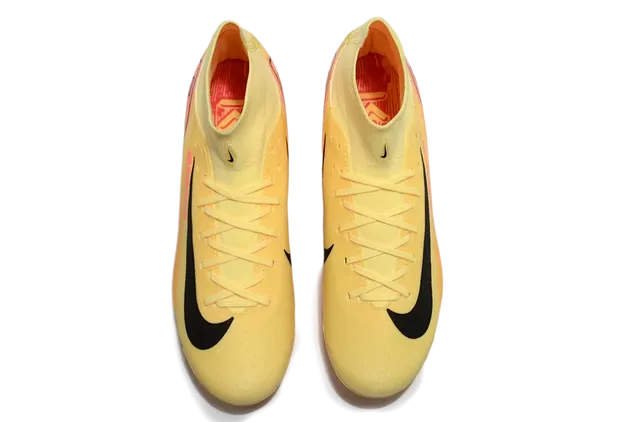 Nike Phantom GT أصفر وردي عالي القطع كولار جوارب أرضية صلبة أحذية كرة القدم 2