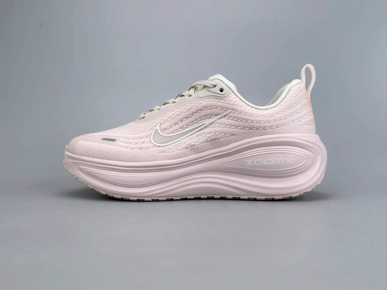 Nike Pink Gray Engineered Knit Upper Sculpted Wavy Midsole Running Shoes 5