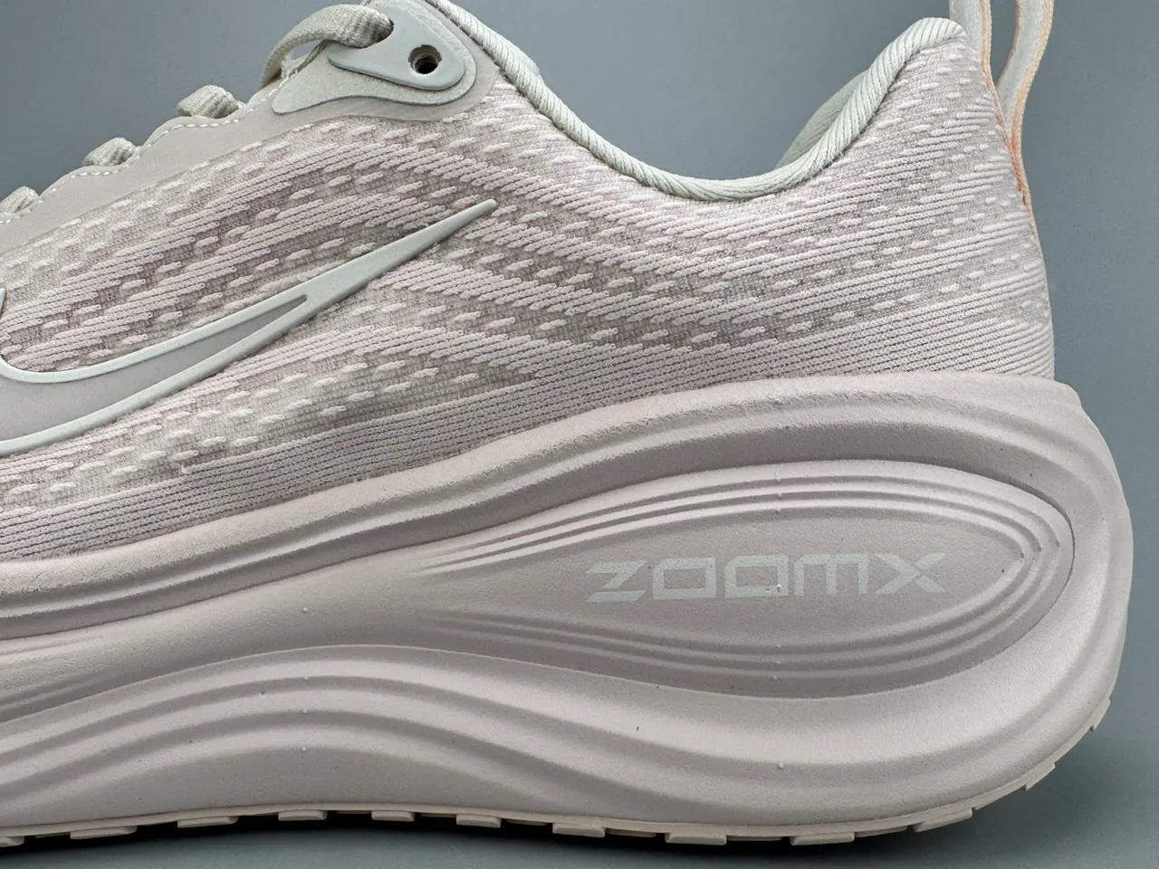 Nike Pink Gray Engineered Knit Upper Sculpted Wavy Midsole Running Shoes 7