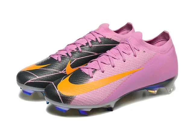 Nike Zapatillas de fútbol con upper de punto rosa y naranja, cordones asimétricos para terreno firme 8