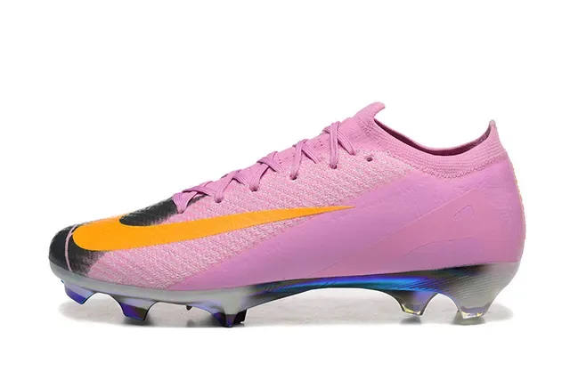 Nike Zapatillas de fútbol con upper de punto rosa y naranja, cordones asimétricos para terreno firme 10