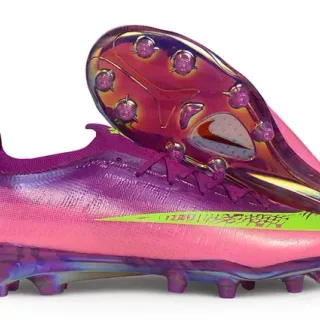 Nike Chuteiras de futebol com upper degradê iridescente rosa e roxo Swoosh neon lima para terreno firme