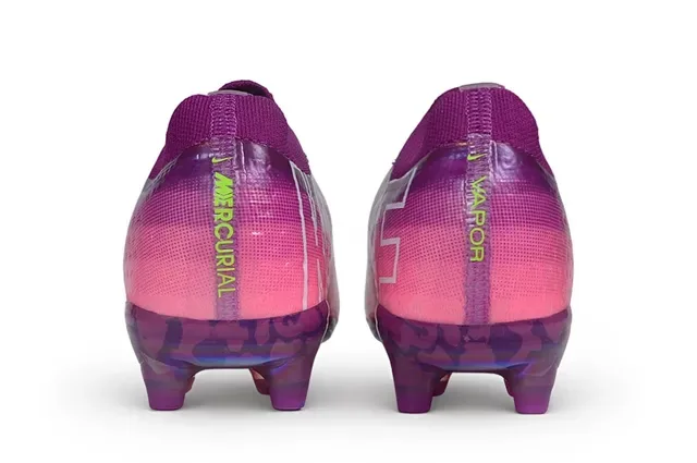 Nike Chuteiras de futebol com upper degradê iridescente rosa e roxo Swoosh neon lima para terreno firme 4