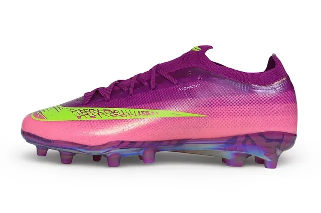 Nike Chuteiras de futebol com upper degradê iridescente rosa e roxo Swoosh neon lima para terreno firme 8