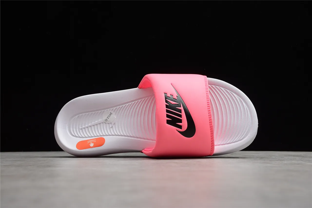 Nike وردي أبيض حزام عريض قدمية مولدة نعال 4
