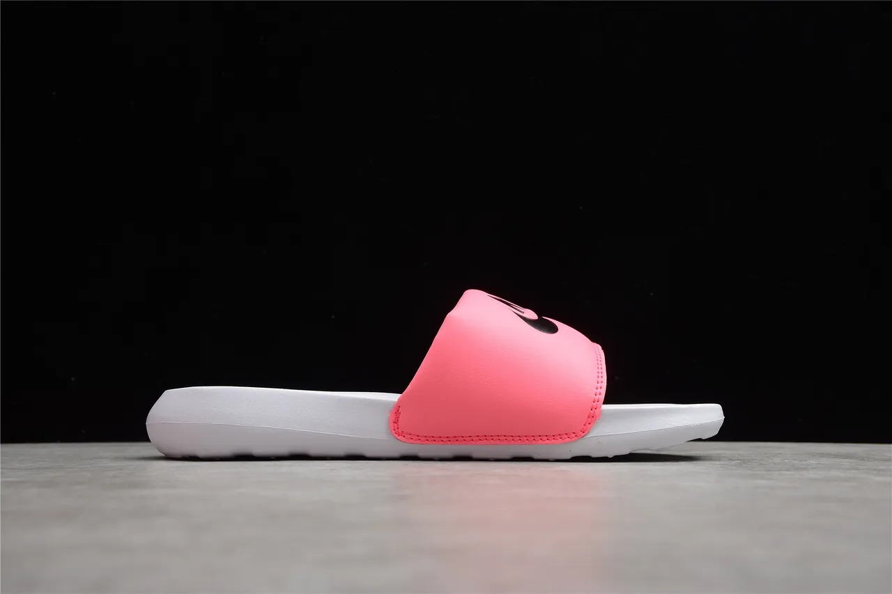 Nike وردي أبيض حزام عريض قدمية مولدة نعال 5