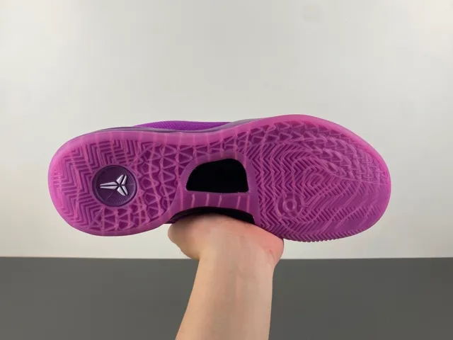 Nike बैंगनी सफेद बुनाई ऊपरी निम्न-कट सिल्हूट बास्केटबॉल जूते 9