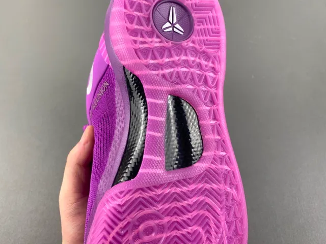 Nike बैंगनी सफेद बुनाई ऊपरी निम्न-कट सिल्हूट बास्केटबॉल जूते 10