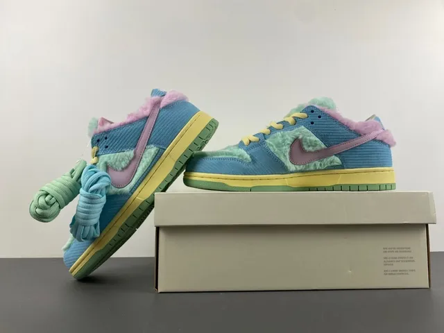 Nike SB Dunk Low Corduroy Faux Fur Cartoon Patch Skateboard Shoes 15