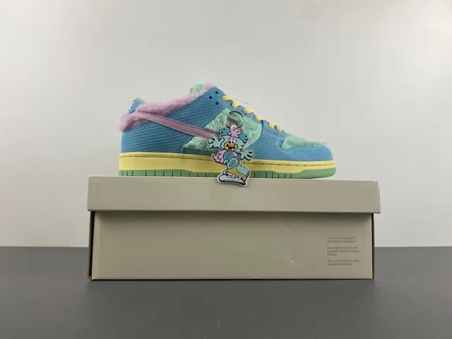 Nike SB Dunk Low Corduroy Faux Fur Cartoon Patch Skateboard Shoes 16
