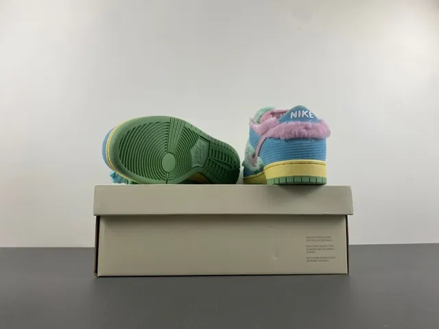 Nike SB Dunk Low Corduroy Faux Fur Cartoon Patch Skateboard Shoes 17