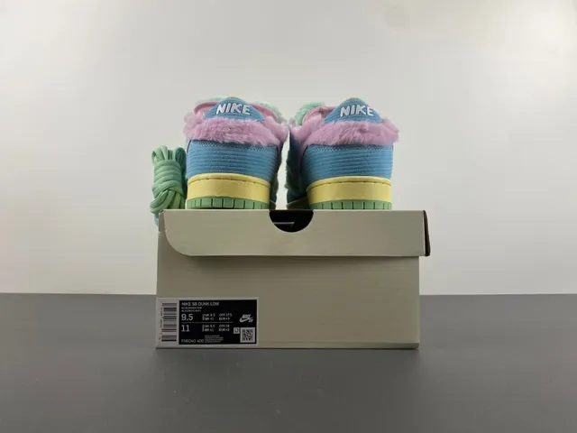 Nike SB Dunk Low Corduroy Faux Fur Cartoon Patch Skateboard Shoes 18