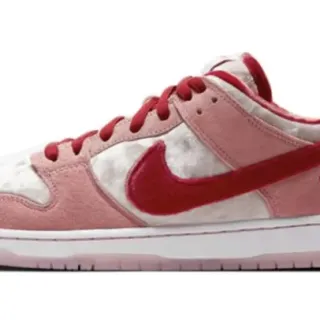 Nike SB Dunk Low गुलाबी और लाल स्केटबोर्ड जूते