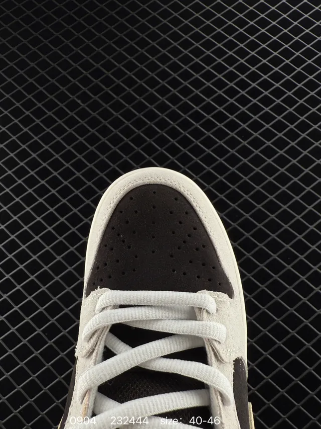 Nike SB Dunk Low Pro Gray Suede Black Skateboard Shoes 3