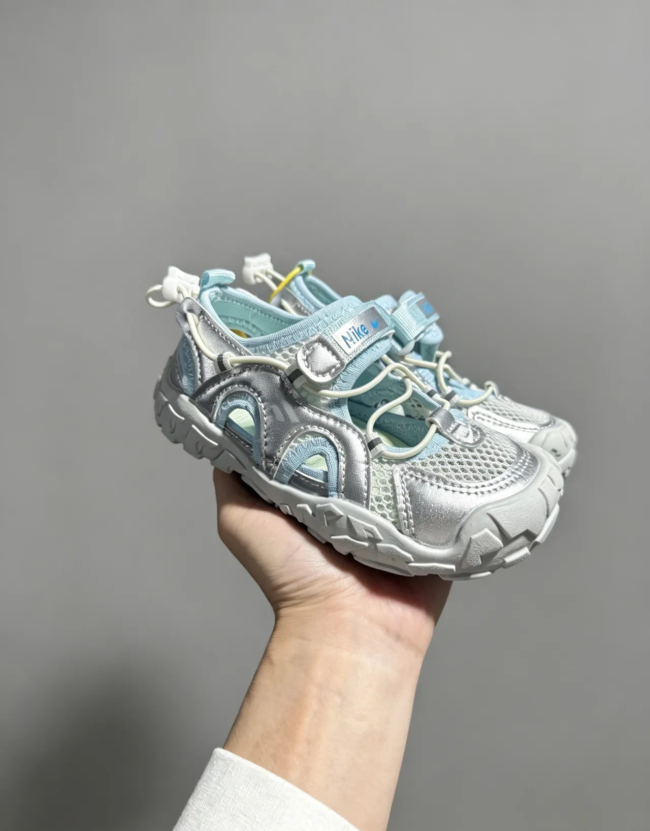 Nike Silver Blue Open-Toe Mesh-and-Synthetic Overlay Casual Sandals 22