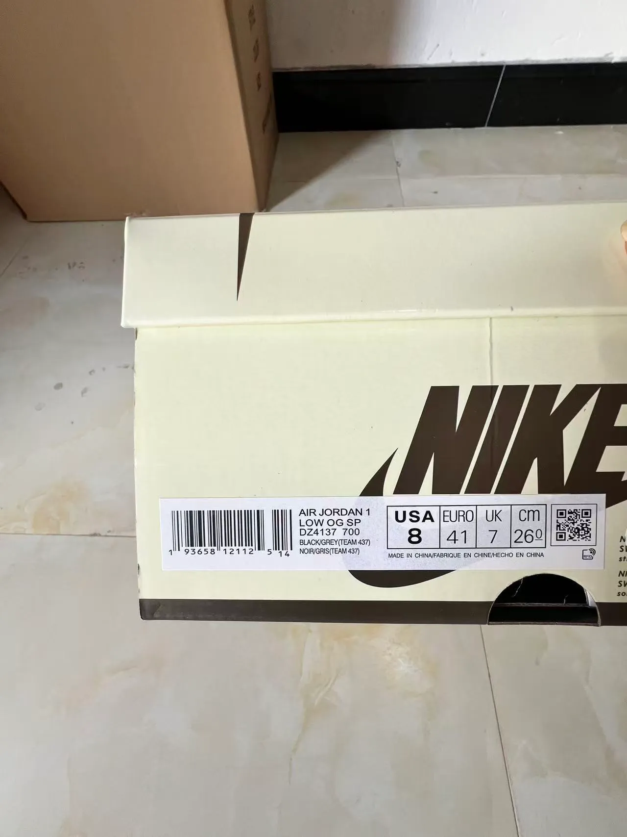 Nike White Black Low-Top Layered Leather-Suede Upper Lifestyle Sneakers 10
