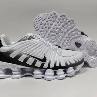 Nike Chaussures Lifestyle Blancs et Noirs Shox Column Midsole Overlays Synthétiques Radiants