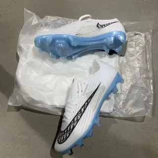 Nike White Blue Flyknit Upper Translucent Sole Firm-Ground Soccer Shoes