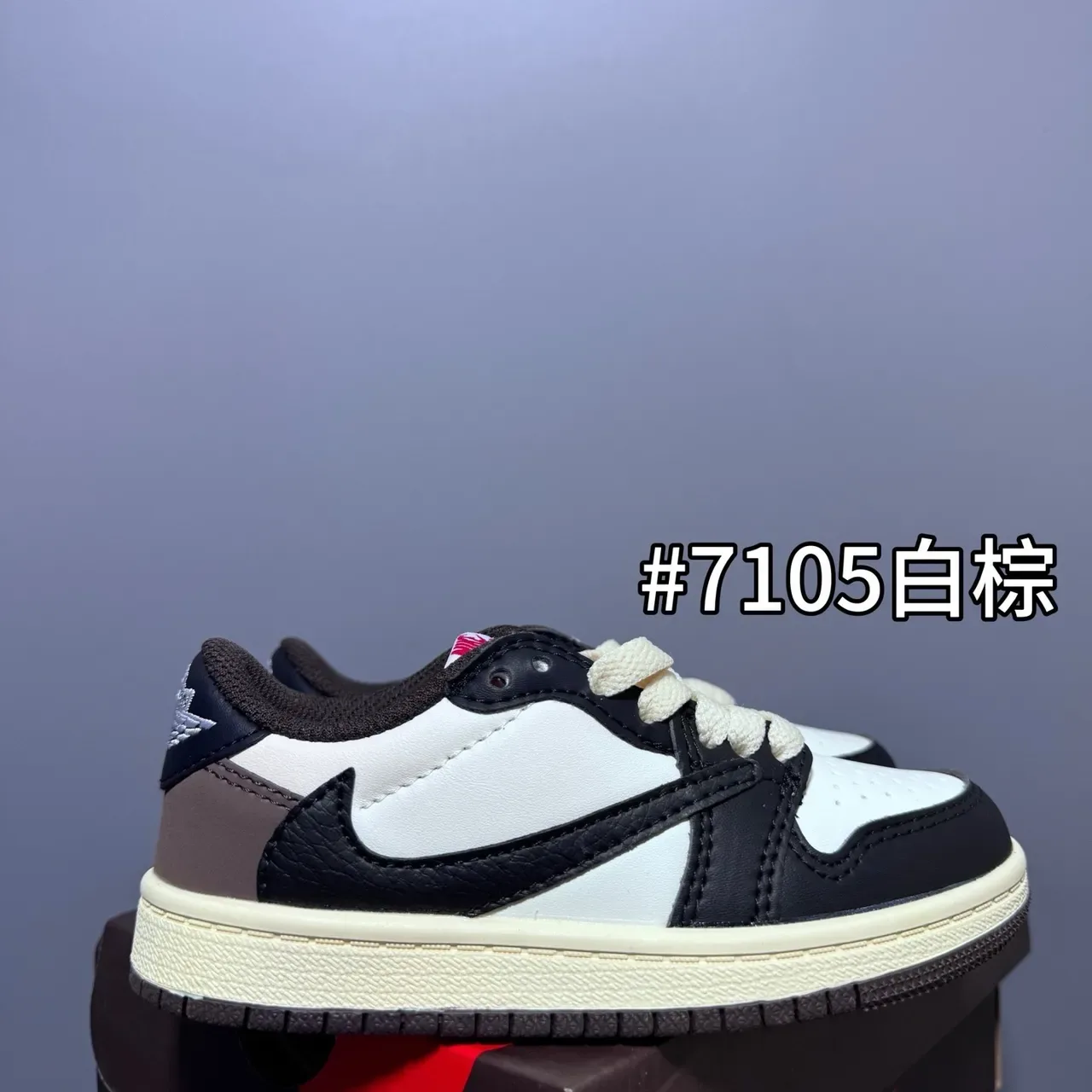 Nike White Blue Low-Top Padded Collar Sneakers 3