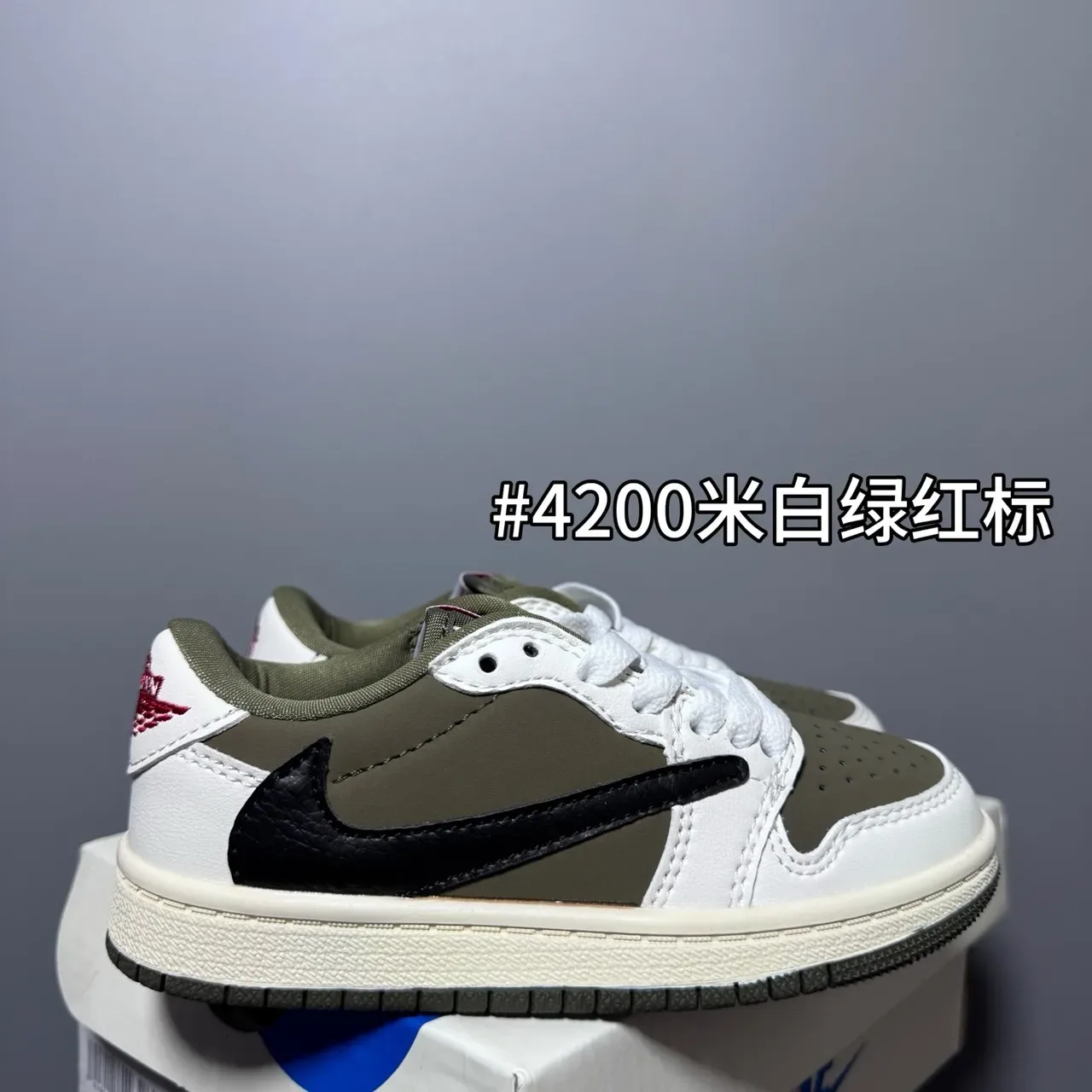 Nike White Blue Low-Top Padded Collar Sneakers 7