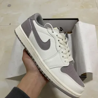 Nike Zapatillas Lifestyle Blancas y Grises Low-Top con Cupsole